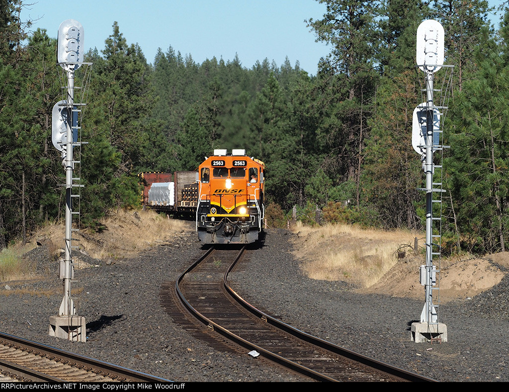 BNSF 2563